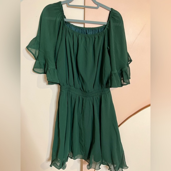 Vici off shoulder green dress - Picture 4 of 4